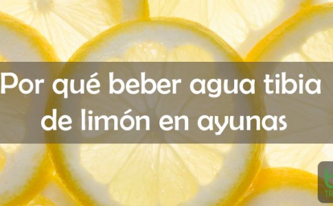 tomar agua tibia de limón en ayunas