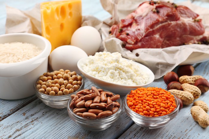 Legumbres, carnes y frutos secos son alimentos ricos en proteinas