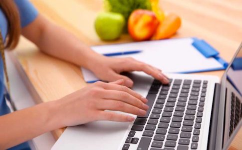 Consejos para encontrar a un buen nutricionista por Internet